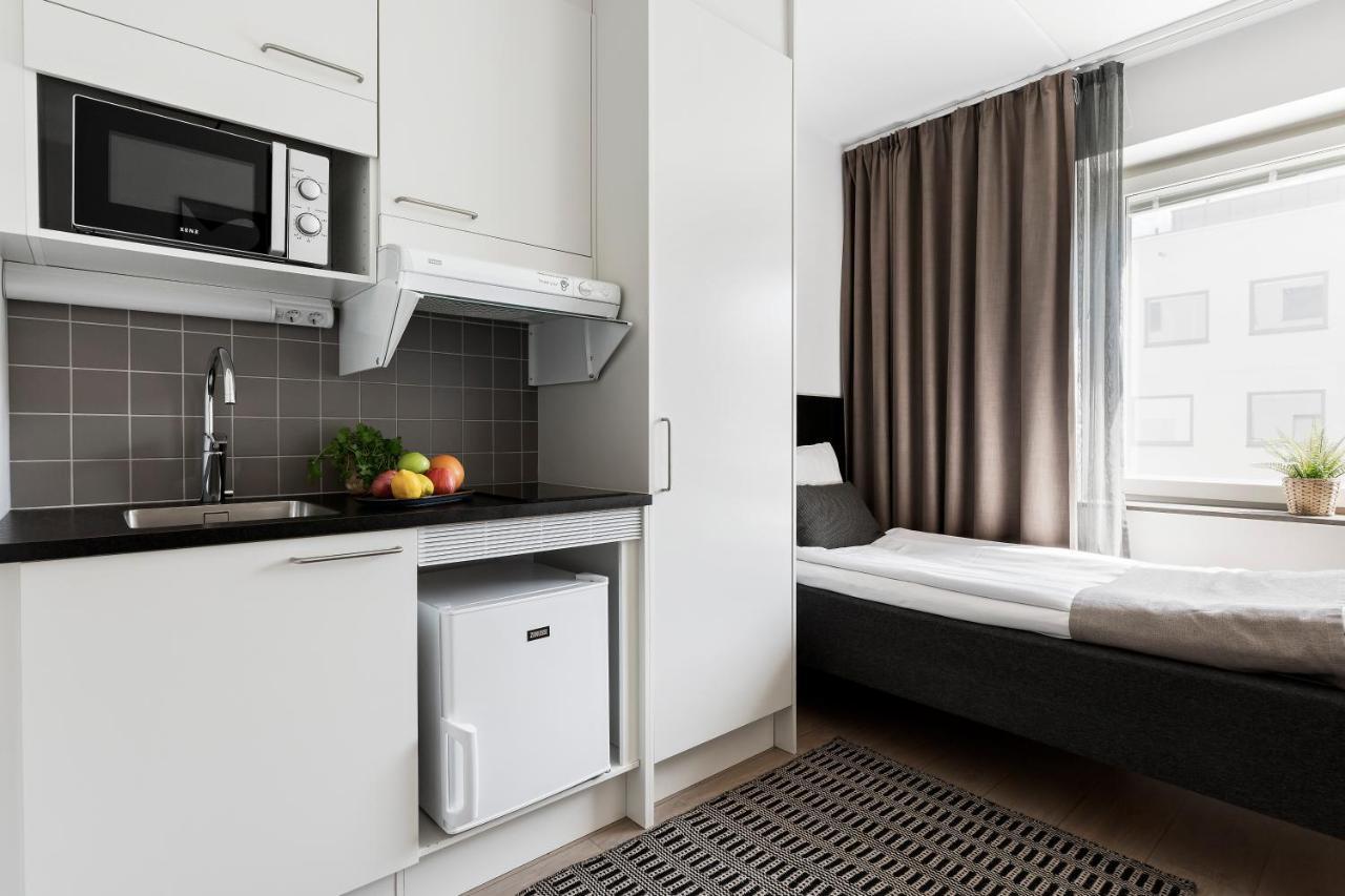 Forenom Hotel Flemingsberg - 10Min From Aelvsjoe Huddinge Room photo