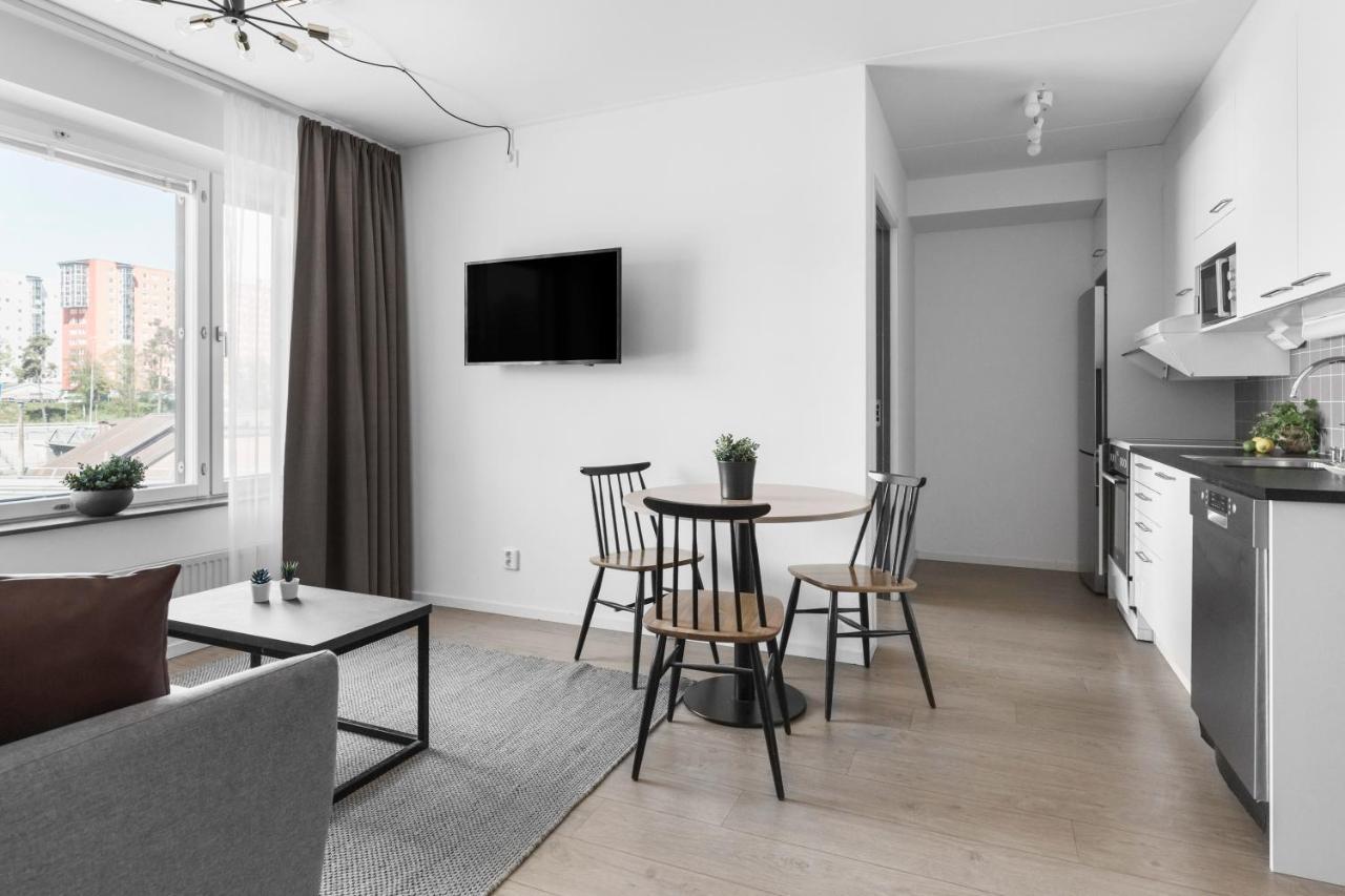Forenom Hotel Flemingsberg - 10Min From Aelvsjoe Huddinge Exterior photo