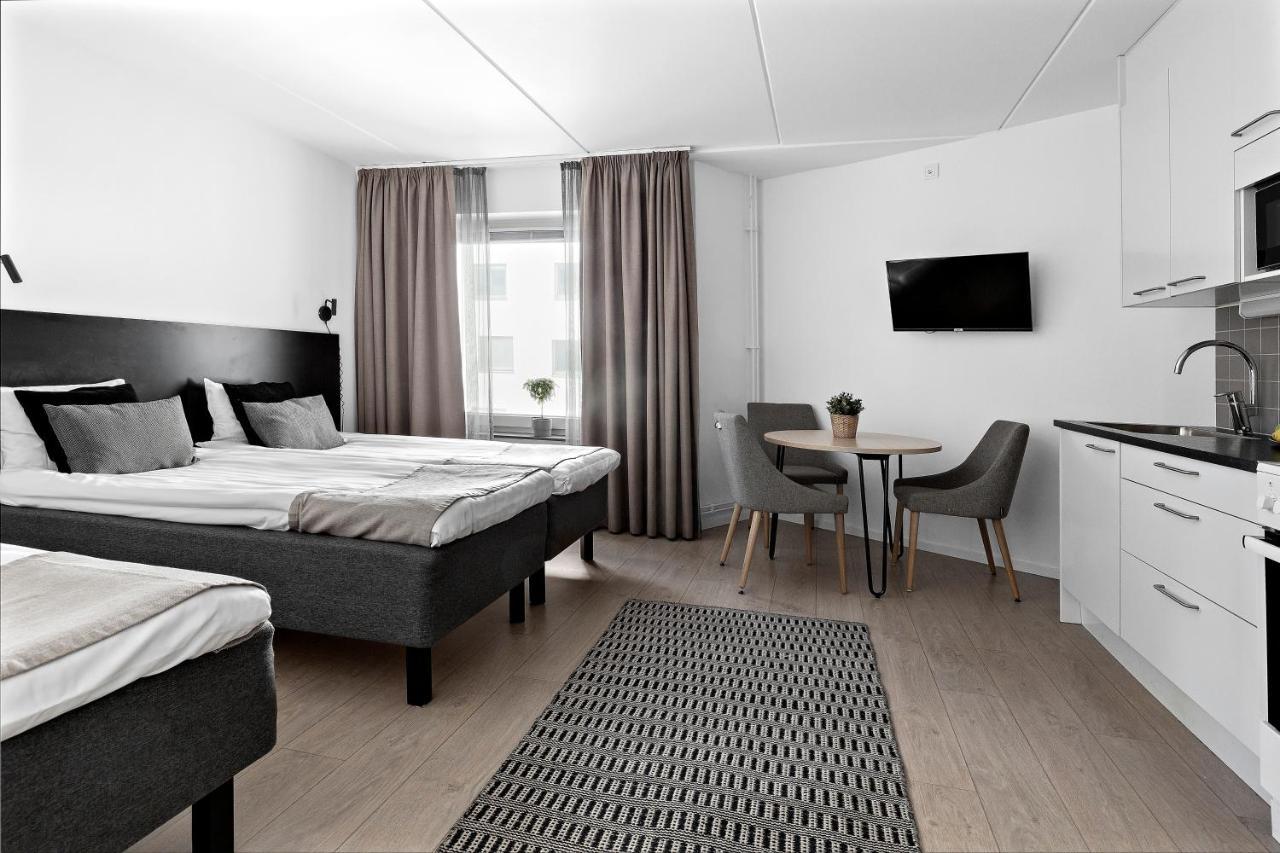 Forenom Hotel Flemingsberg - 10Min From Aelvsjoe Huddinge Room photo