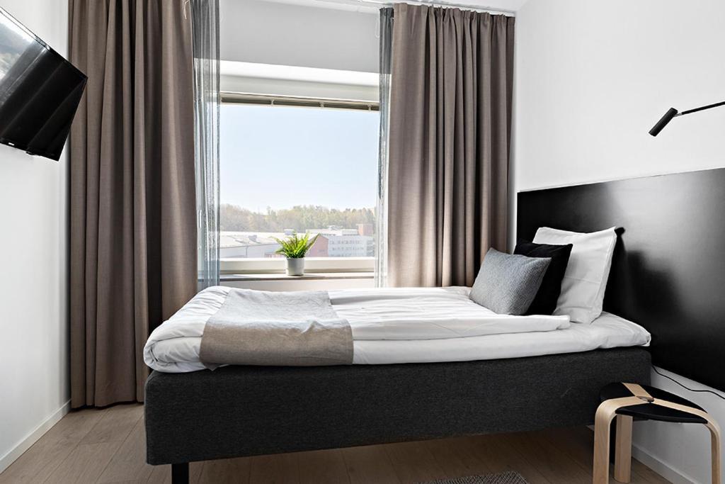 Forenom Hotel Flemingsberg - 10Min From Aelvsjoe Huddinge Exterior photo