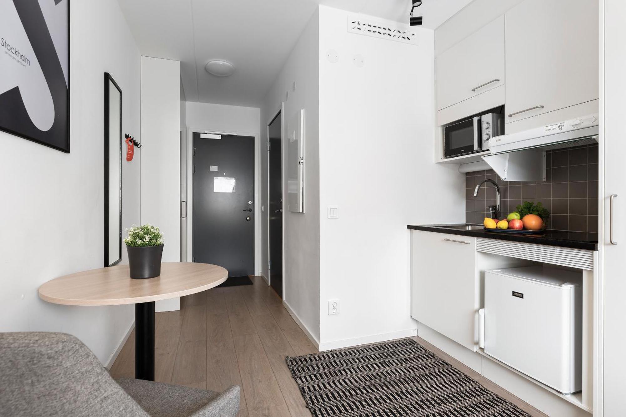 Forenom Hotel Flemingsberg - 10Min From Aelvsjoe Huddinge Room photo